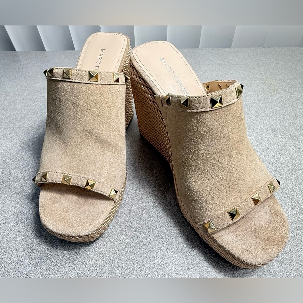 MARC FISHER “Zyme” Square Toe Studded Espadrille Wedges Size 8M